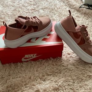 NEW!! Woman’s Nike court vision, Alta TXT, Rust pink/Rose, size 9.5, platform